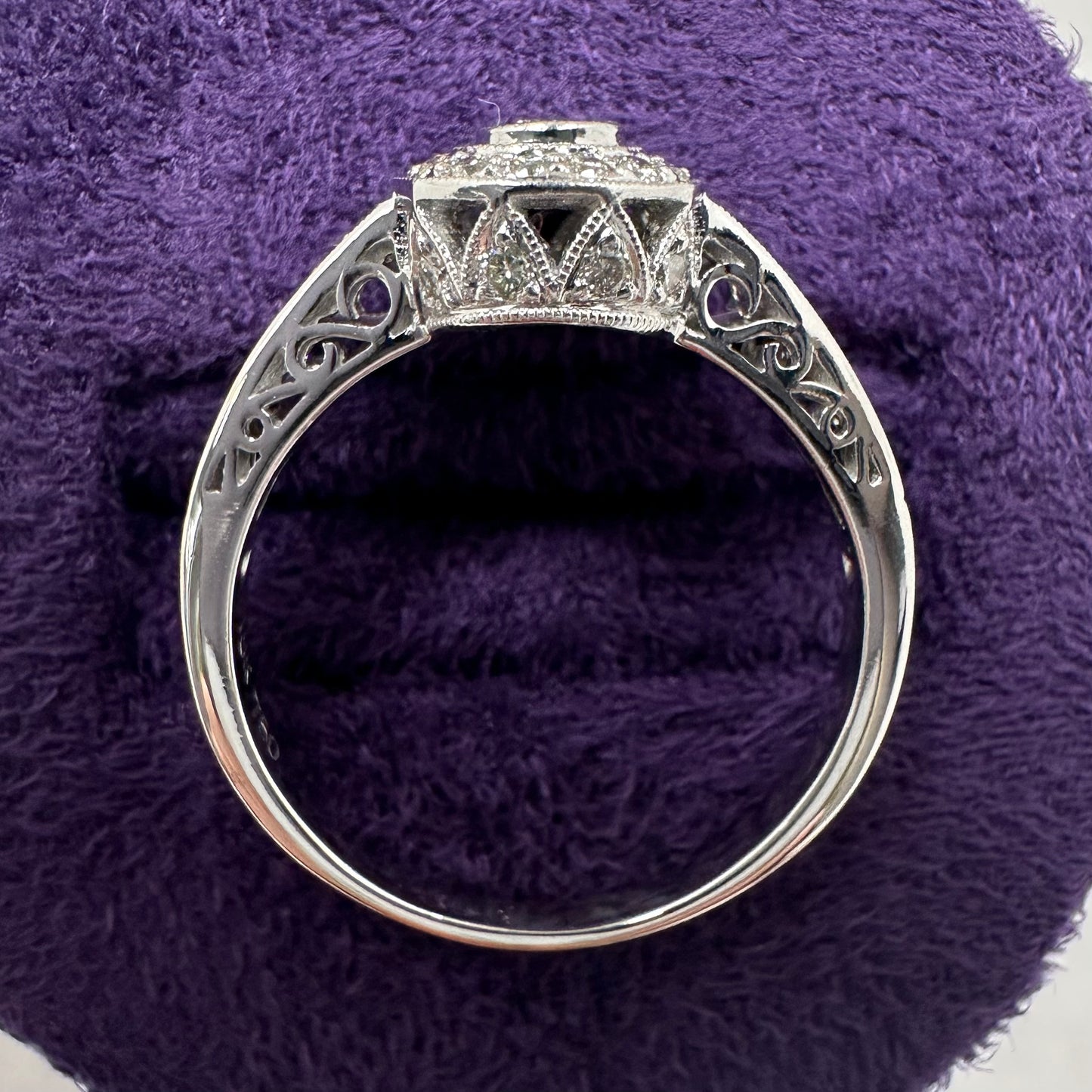 18ct vintage style halo ring