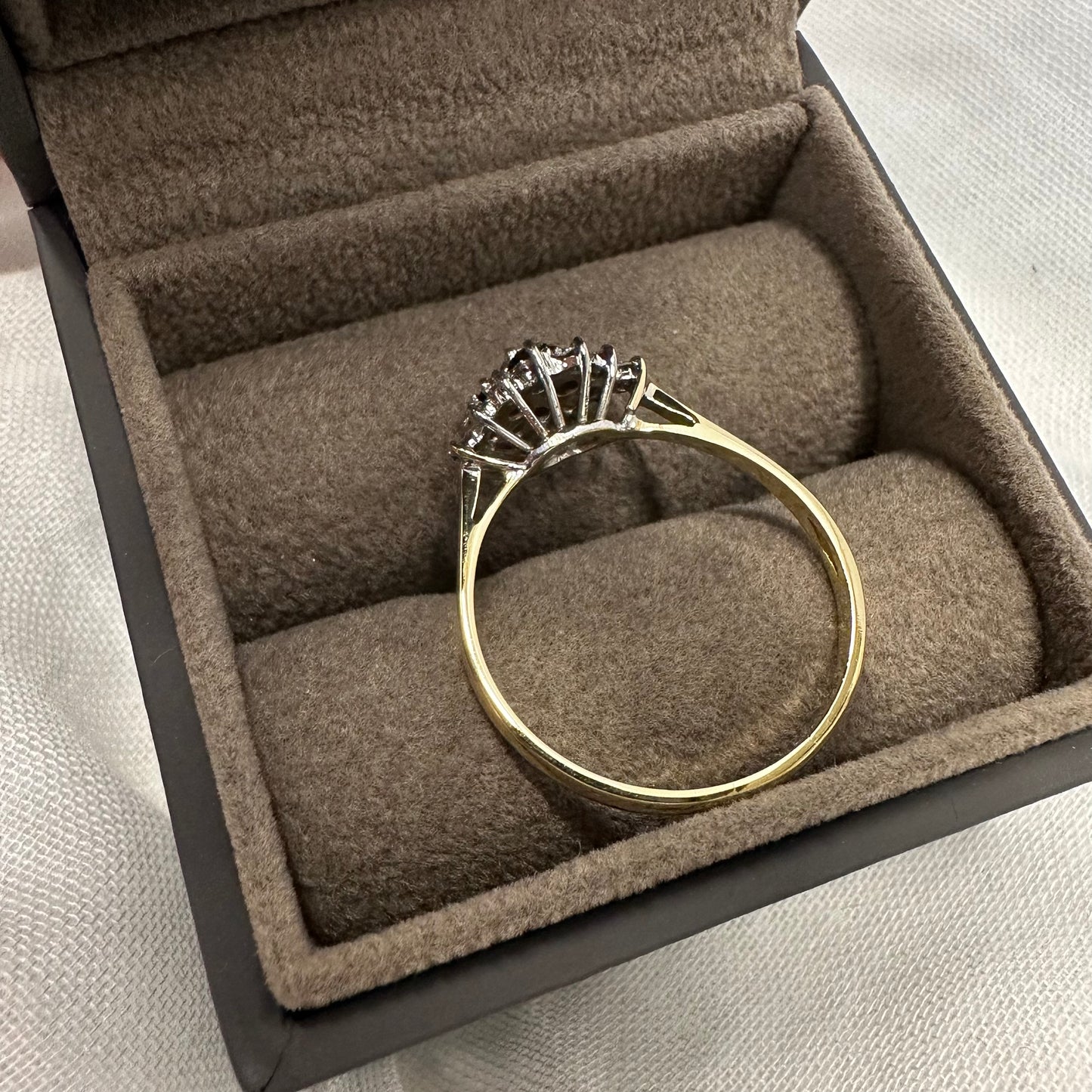 18ct Sapphire & Diamond Ring