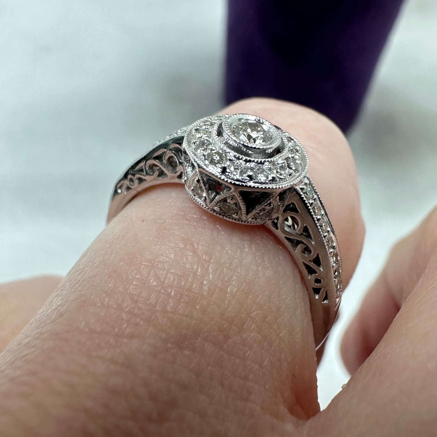 18ct vintage style halo ring