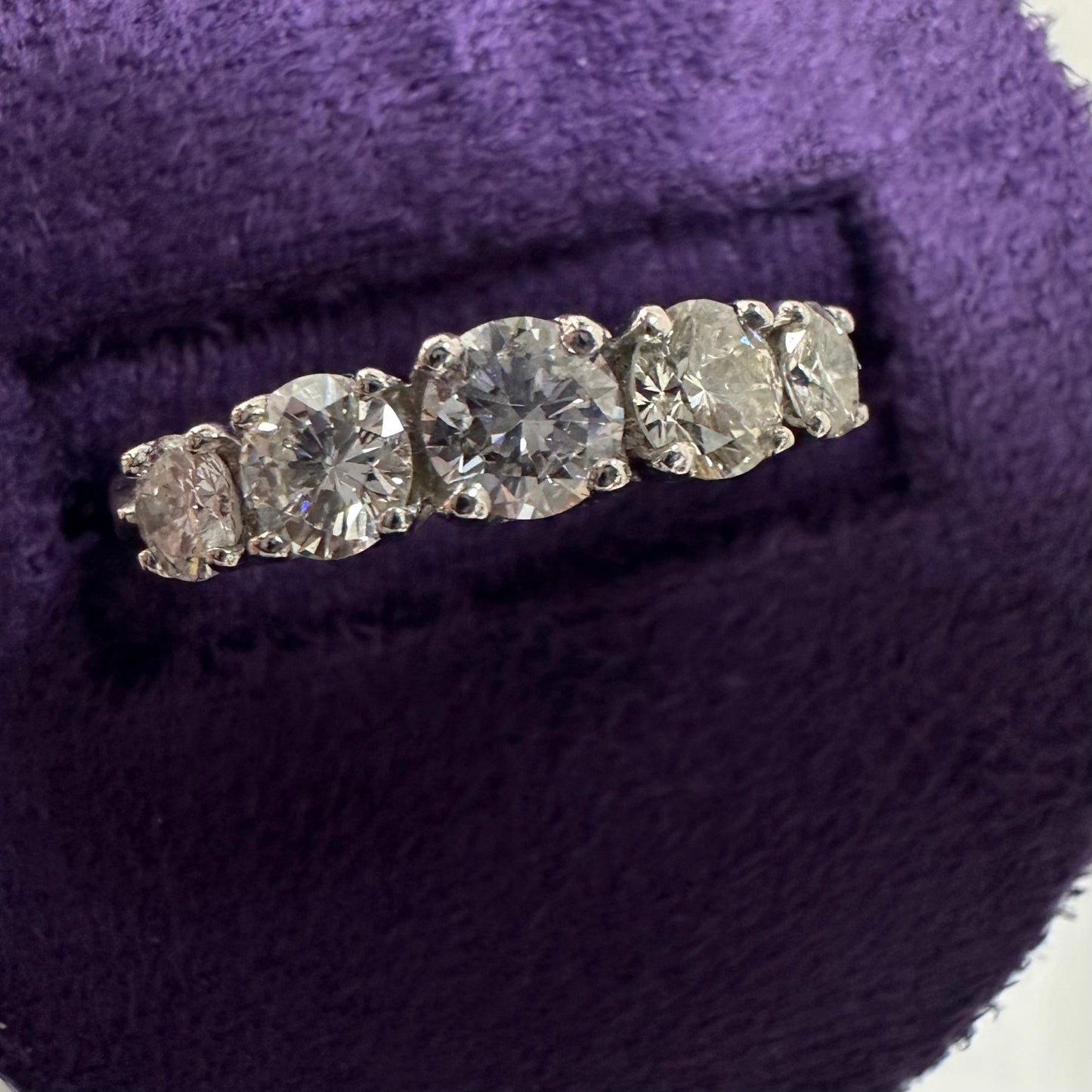 18ct Diamond 5 Stone Ring