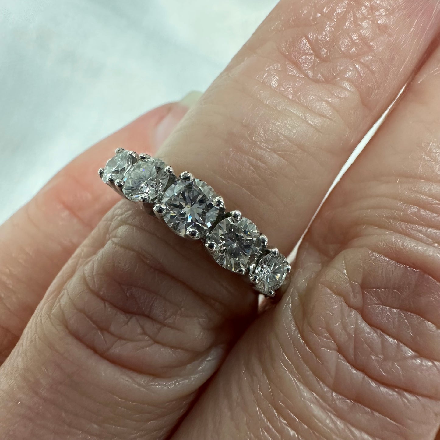 18ct Diamond 5 Stone Ring