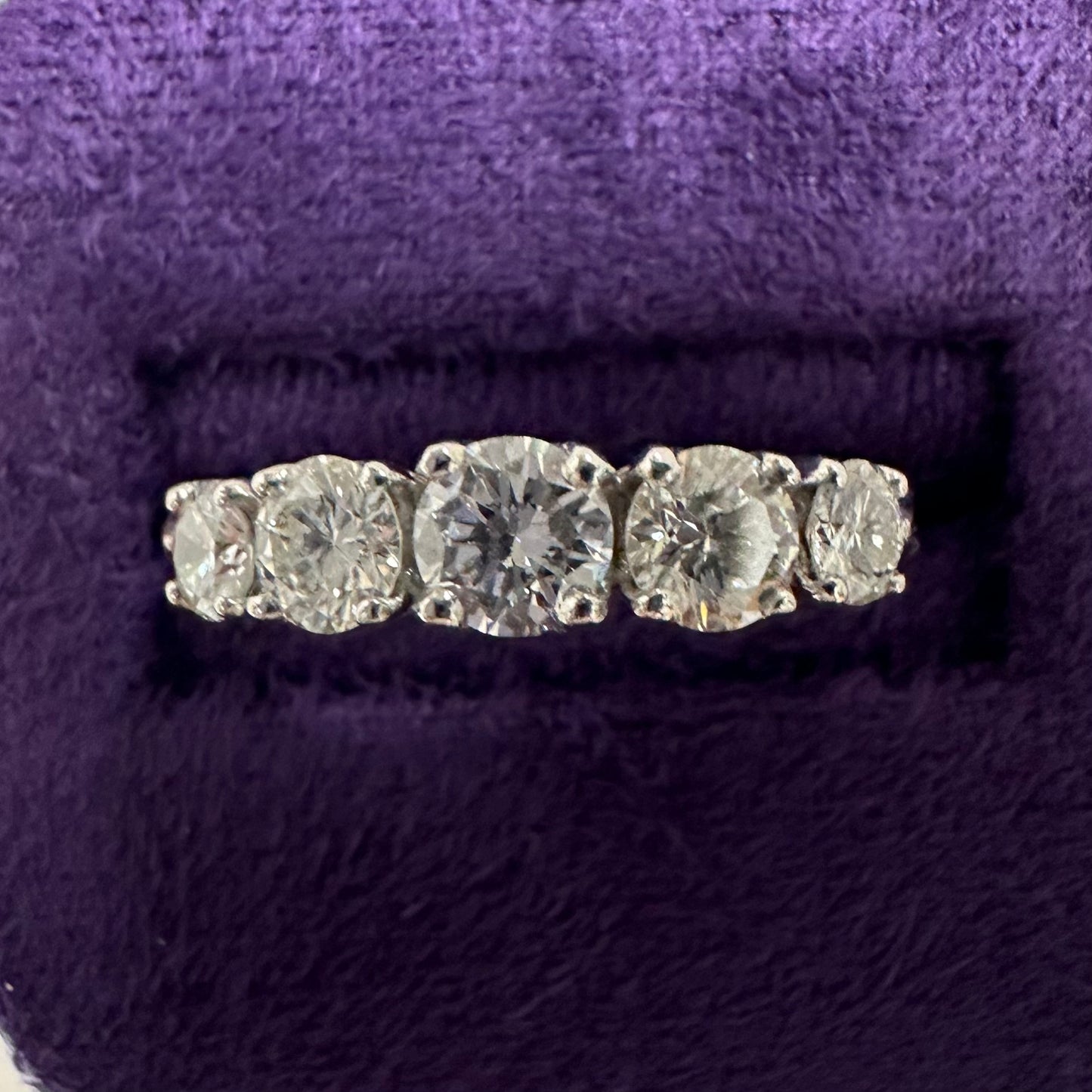 18ct Diamond 5 Stone Ring