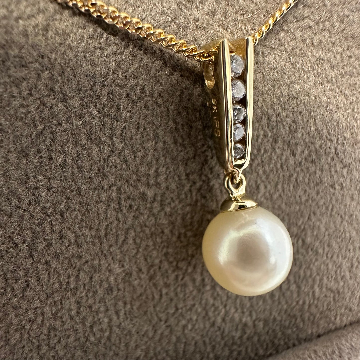 9ct Pearl & Diamond Necklace