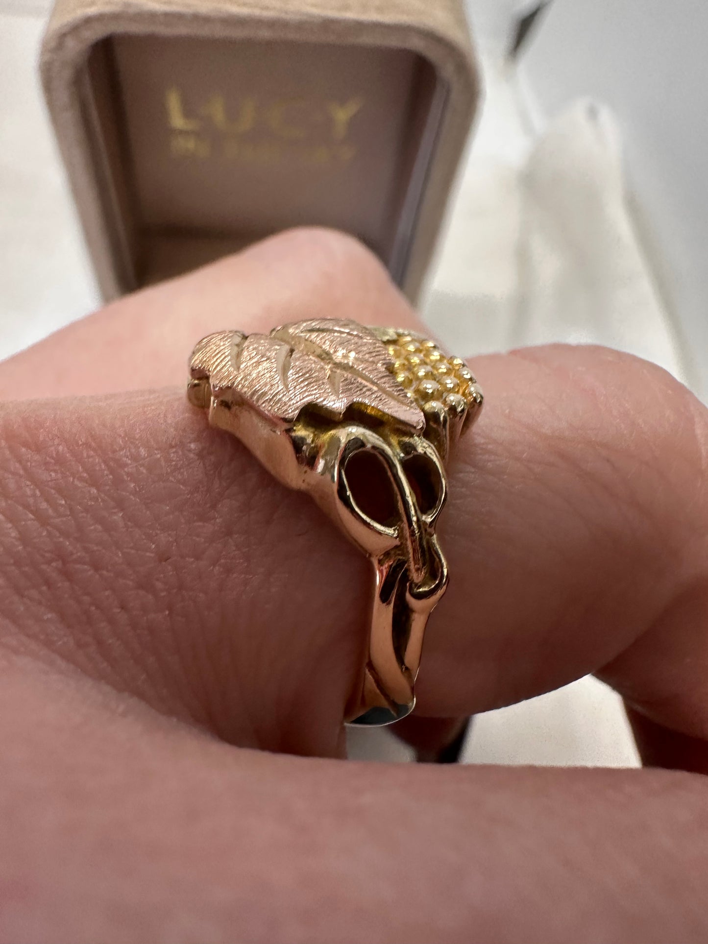 9ct Leaf & Berries Ring