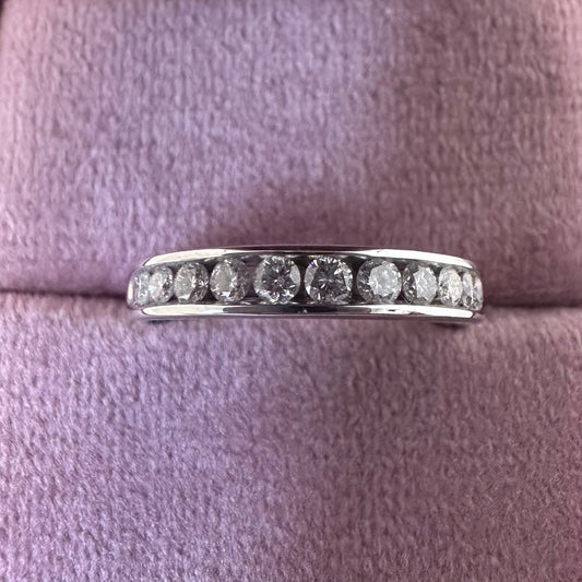 18ct Diamond Band