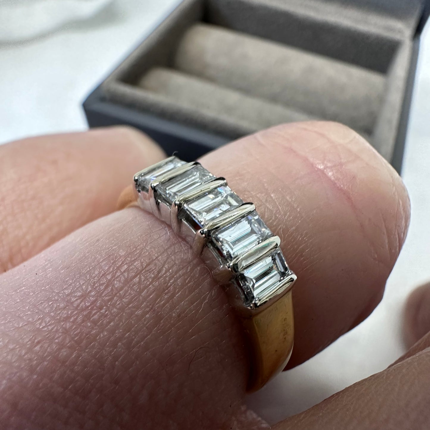 18ct Diamond 5 Stone Ring