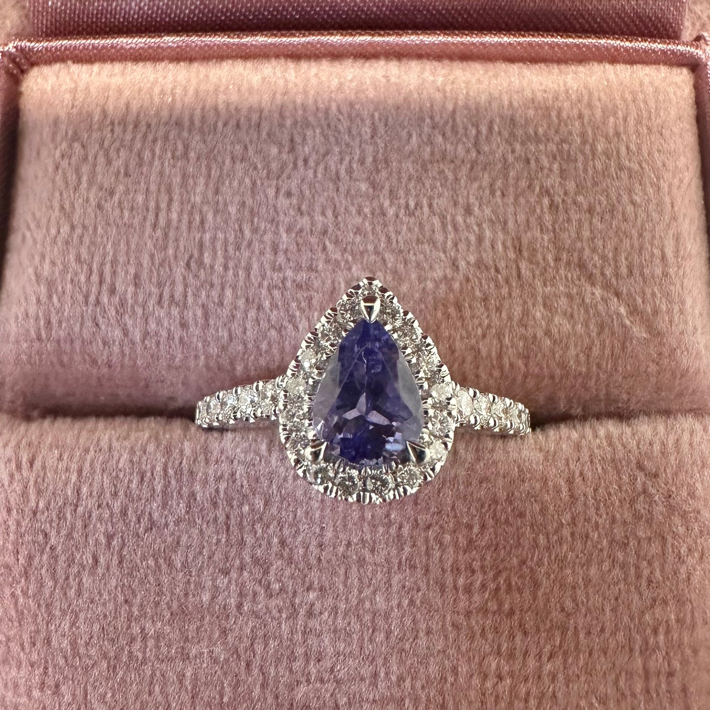 18ct Tanzanite & Diamond Ring