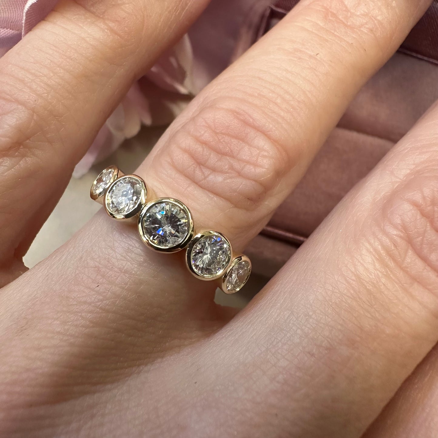 9ct Diamond 5 Stone Ring