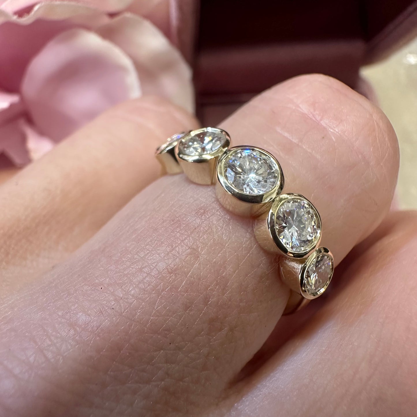 9ct Diamond 5 Stone Ring