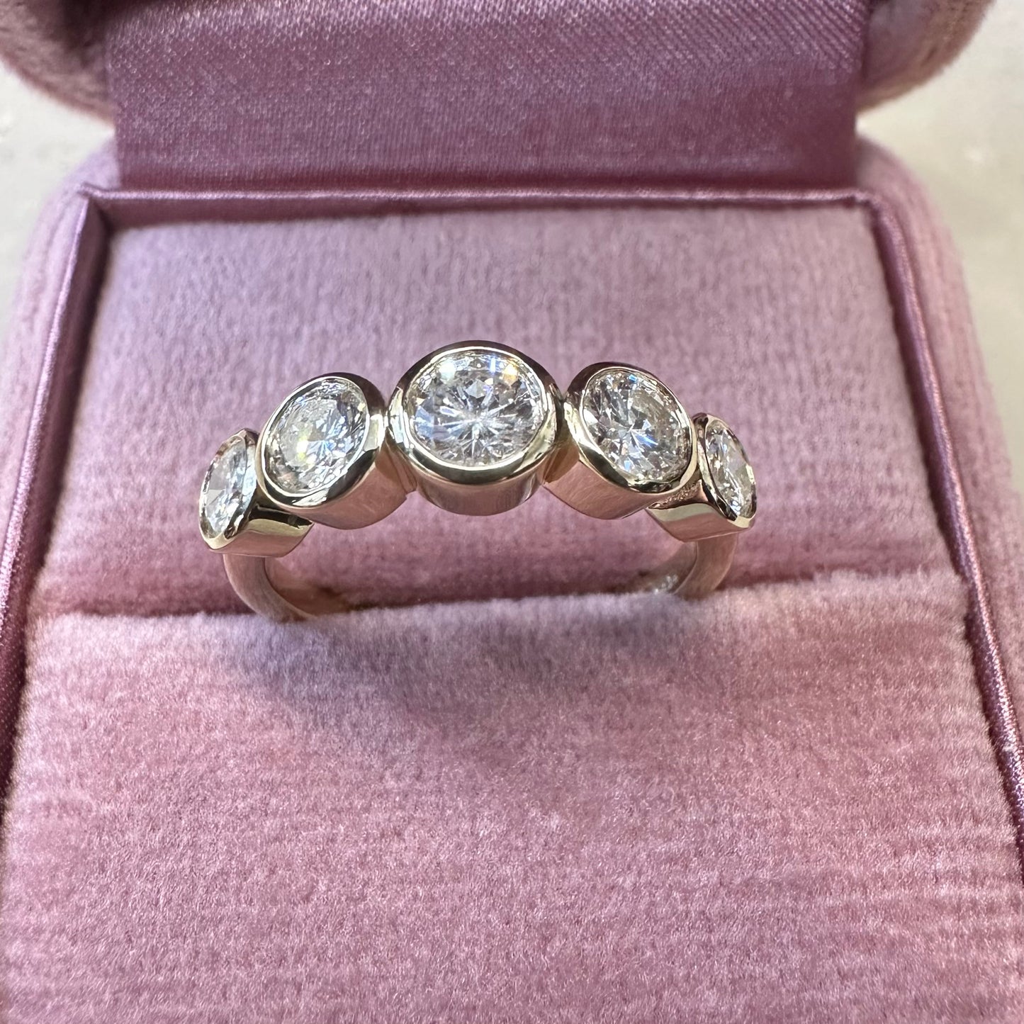 9ct Diamond 5 Stone Ring