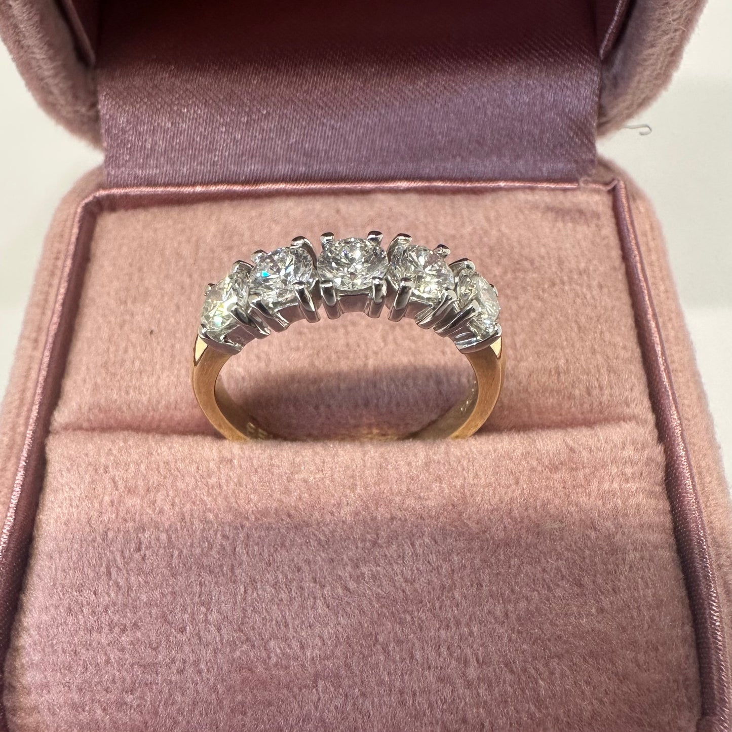 18ct Diamond 5 Stone Ring