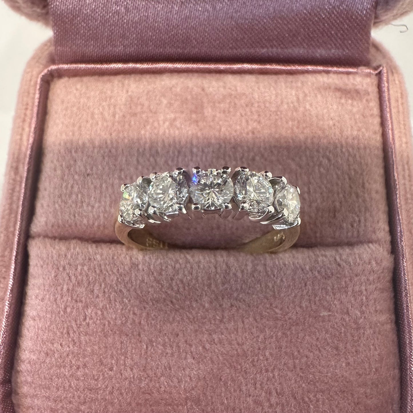 18ct Diamond 5 Stone Ring