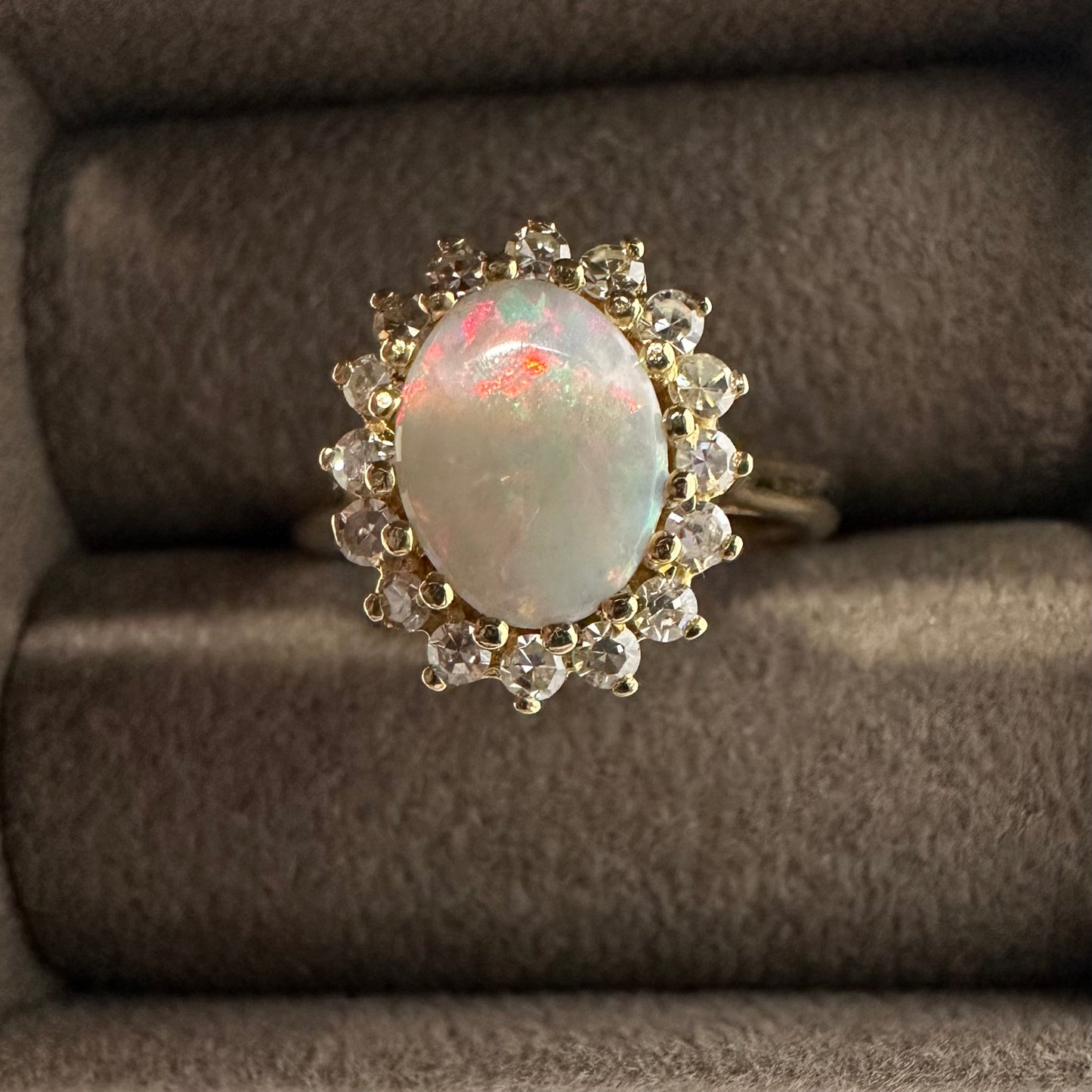 18ct Opal & Diamond Ring