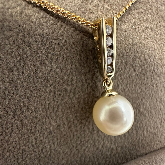 9ct Pearl & Diamond Necklace
