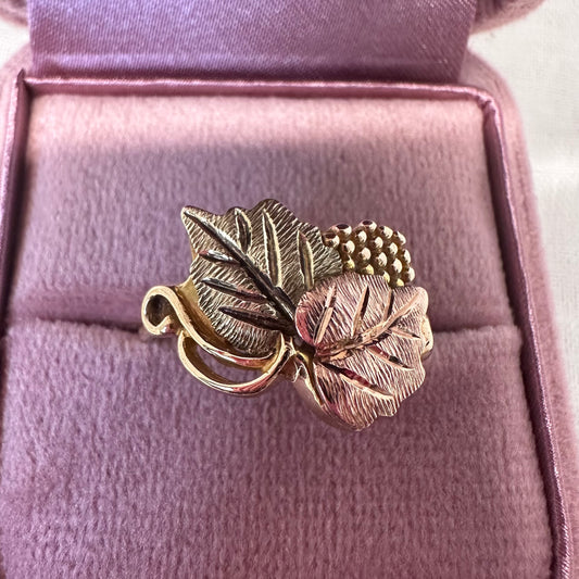 9ct Leaf & Berries Ring