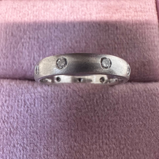18ct Diamond Band