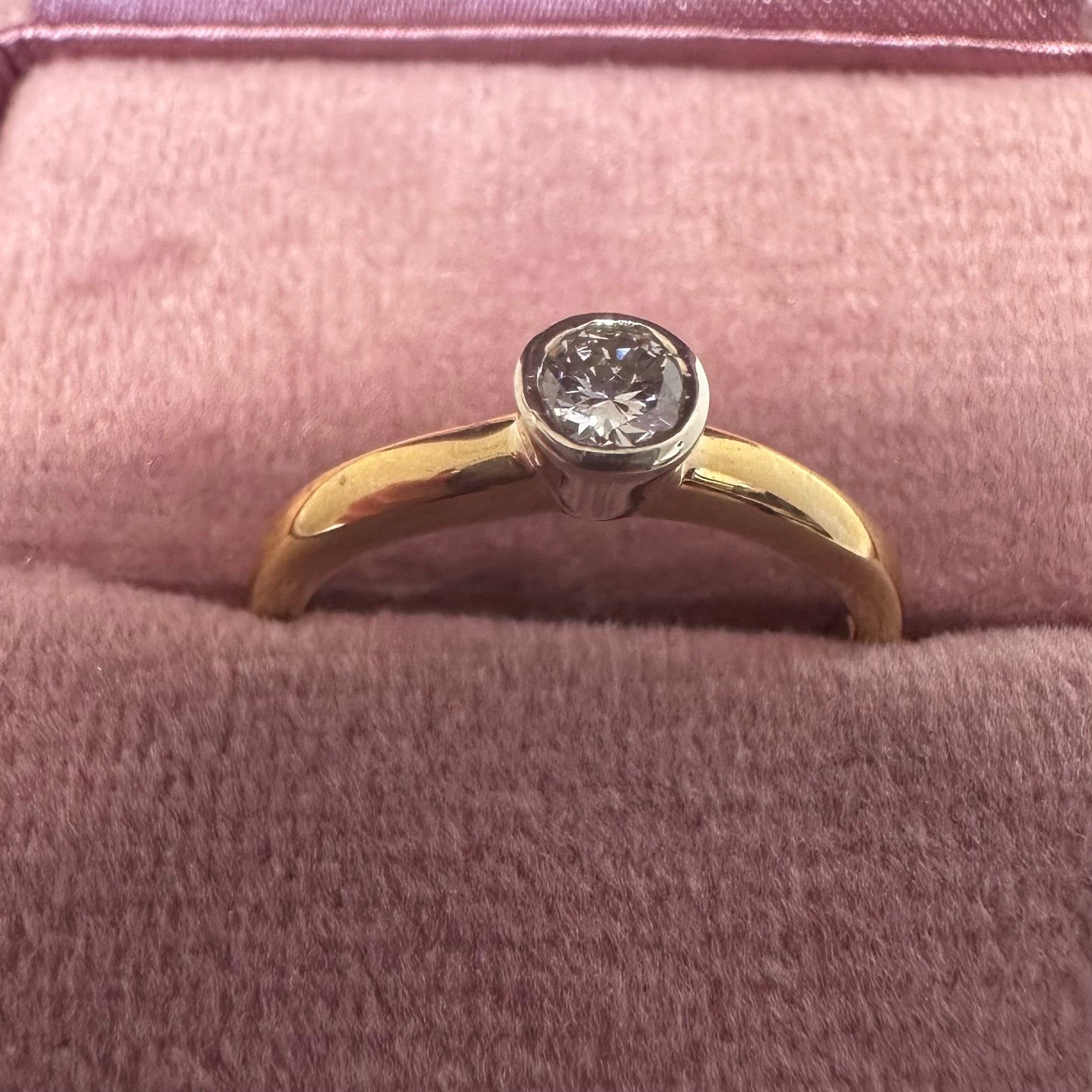 9ct Diamond Ring - Lucy in the Sky