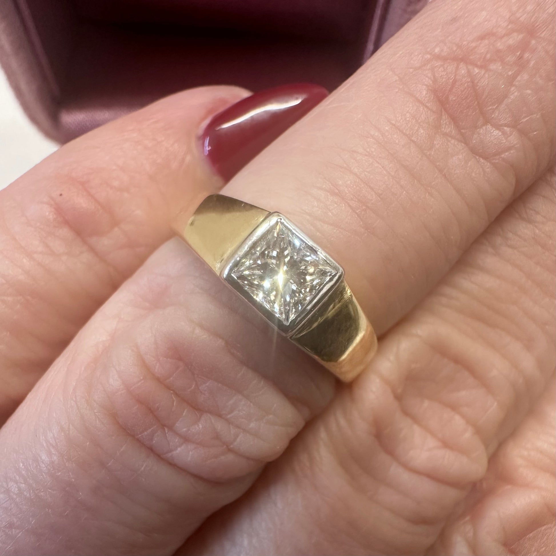 18ct Diamond Ring - Lucy in the Sky