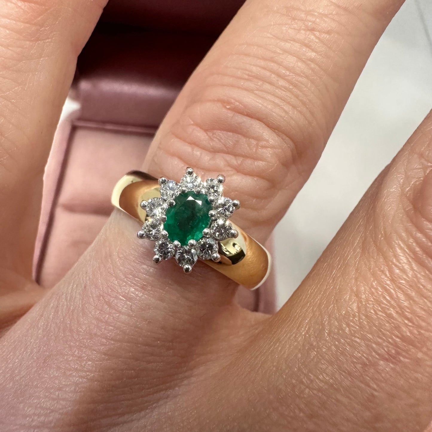 18ct Emerald & Diamond Ring