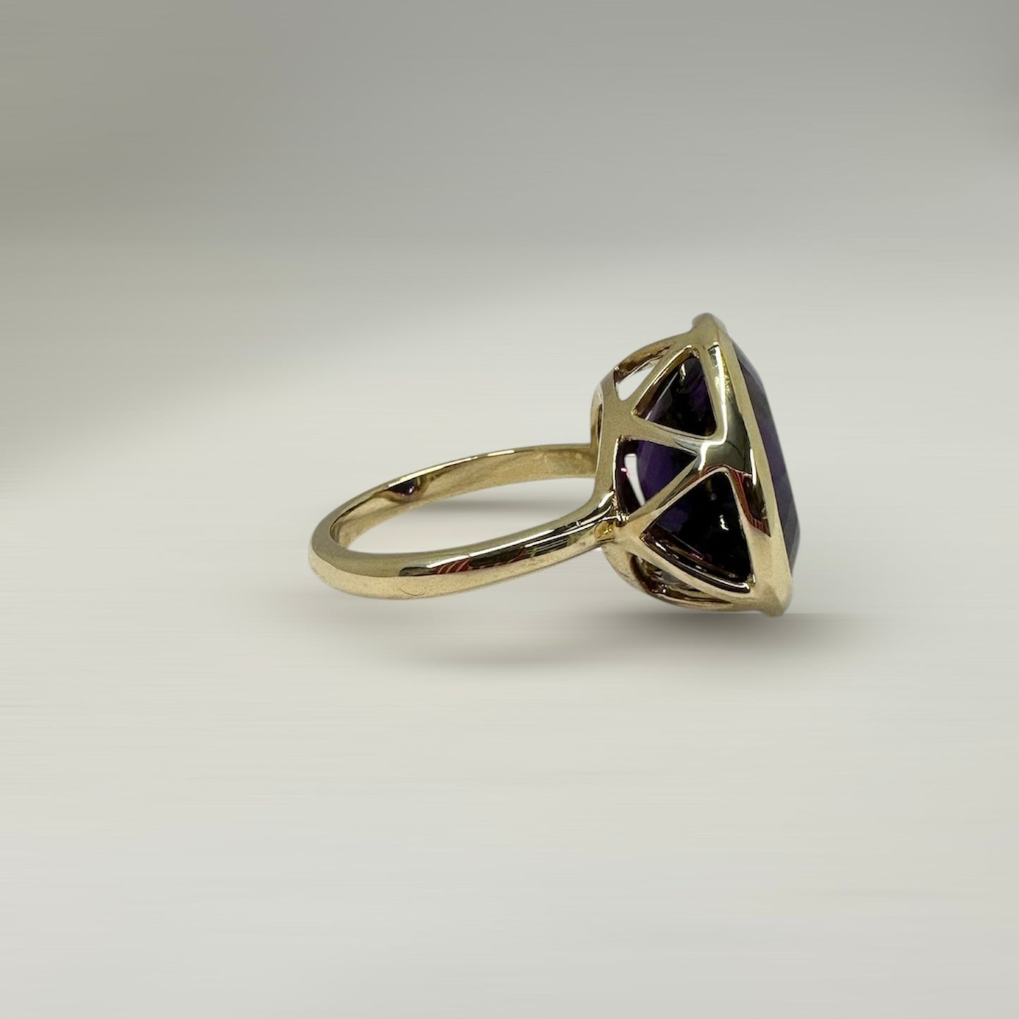 Paloma Cocktail Ring - Lucy in the Sky