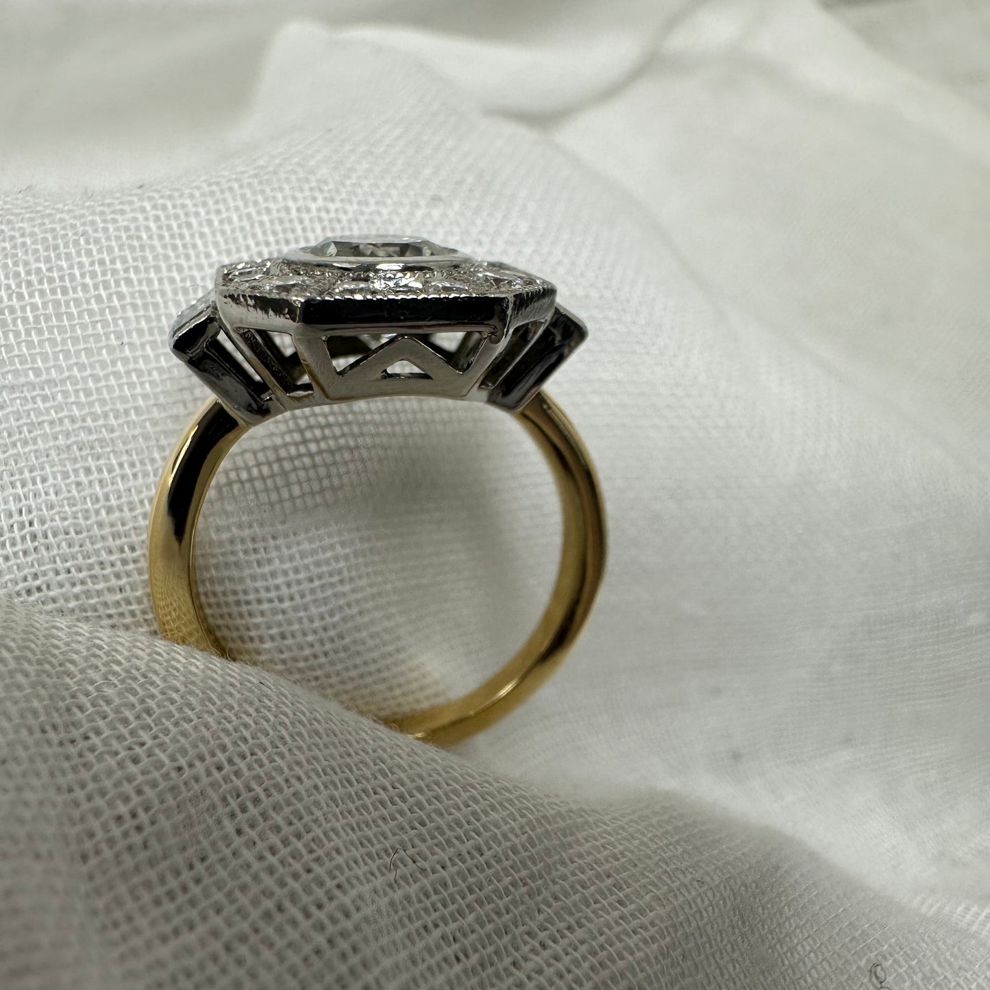 18ct Art deco style diamond ring